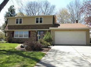 826 Broadview Dr, Green Bay, WI 54301