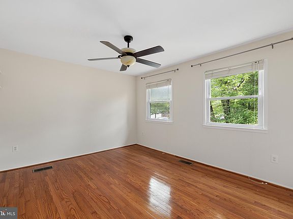 5th image of 13750 Langley Ct