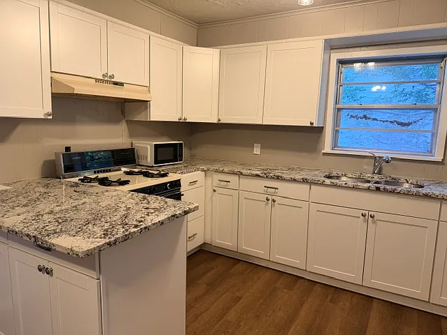 622 S Mission Ave — Photo 8