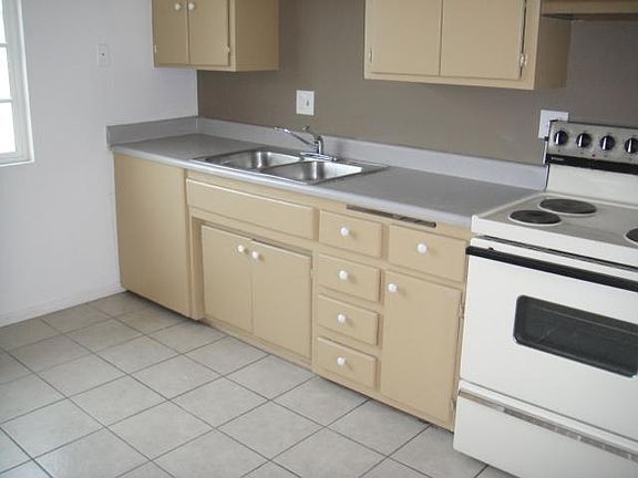 2nd image of 1275 Valencia Ave APT D