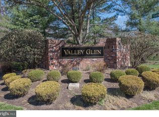 1008 Valley Glen Rd, Elkins Park, PA 19027