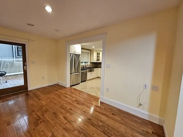 633 Saw Mill Brook Pkwy #1 — Photo 9