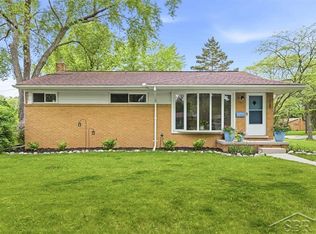 4911 Harding St, Midland, MI 48642