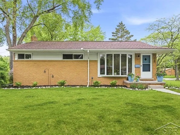 4911 Harding St, Midland, MI 48642