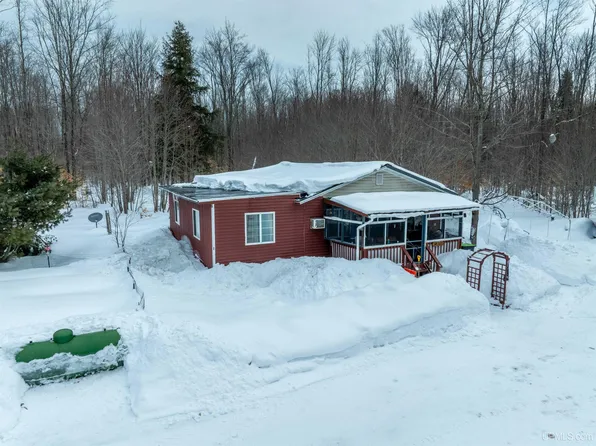 N290 N North Round Lake Rd, Wetmore, MI 49895