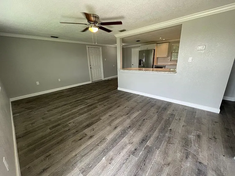 13610 Britton Dr — Photo 3