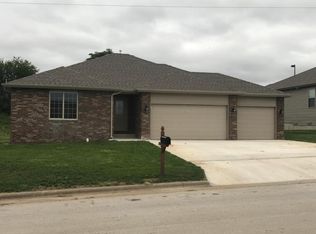 3054 N Oakland Ave, Springfield, MO 65803