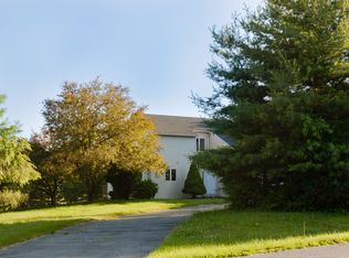 8522 Mohr Ln, Fogelsville, PA 18051