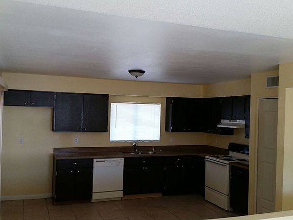 4th image of 2831 N 72nd Dr