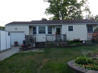 2810 Watch Hill Ave, Medford, NY 11763