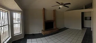 2 bed, 1.5 bath, 885 sqft, $1,050 — Photo 2
