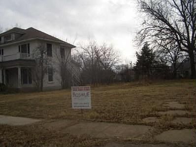2nd image of 924 Park Dr