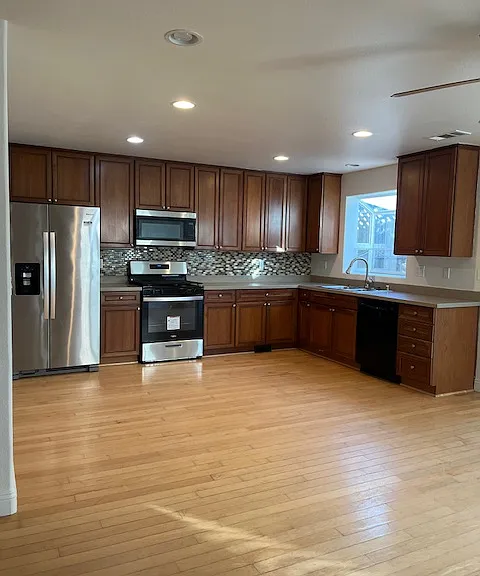 1040 La Costa Ln — Photo 2