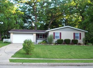 4603 Sussex Dr, McHenry, IL 60050