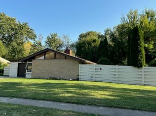 4113 Burrmont Rd, Rockford, IL 61107