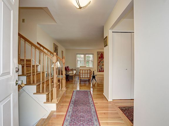 2nd image of 4 Lochness Ct
