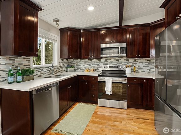 5th image of 22709 SE 16th Street