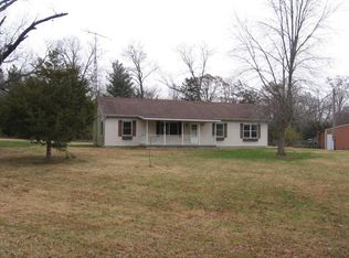 2418 Shagbark Rd, Salem, IL 62881