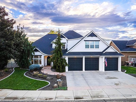 2nd image of 3357 N Boulder Creek Ave