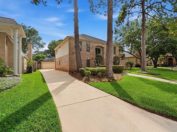 3rd image of 15307 Sierra Pines Ct