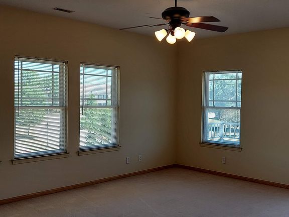4th image of 2329 Bristol Dr Unit 102