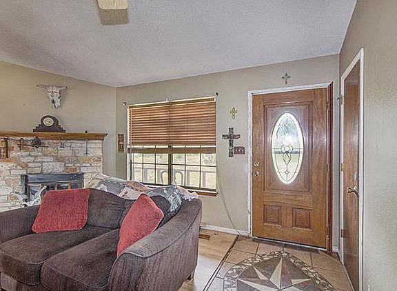 3rd image of 12221 Mustang Dr