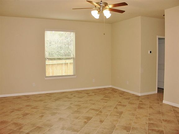4th image of 15540 Marina Dr