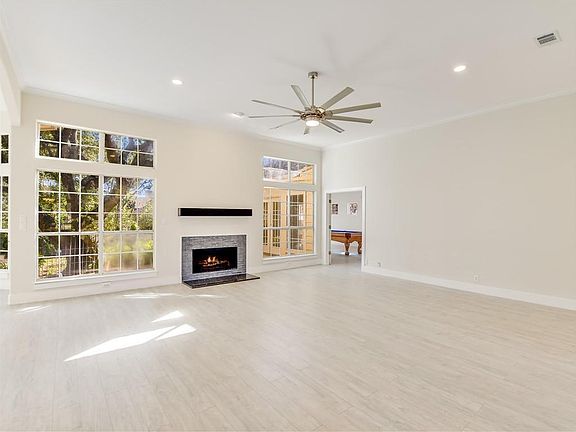4th image of 207 Tellus St