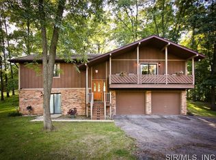 401 Creekside Dr, Troy, IL 62294