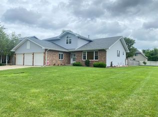 2227 Lori Ln, Schererville, IN 46375