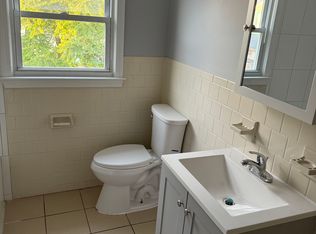 569 Lakeview Ave APT 4, Lowell, MA 01850