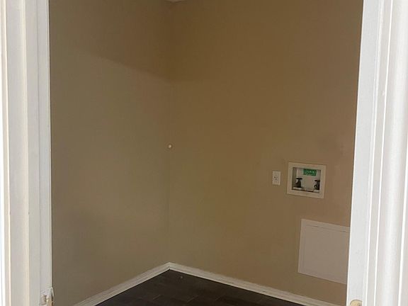 3rd image of 3072 Lianna Ln