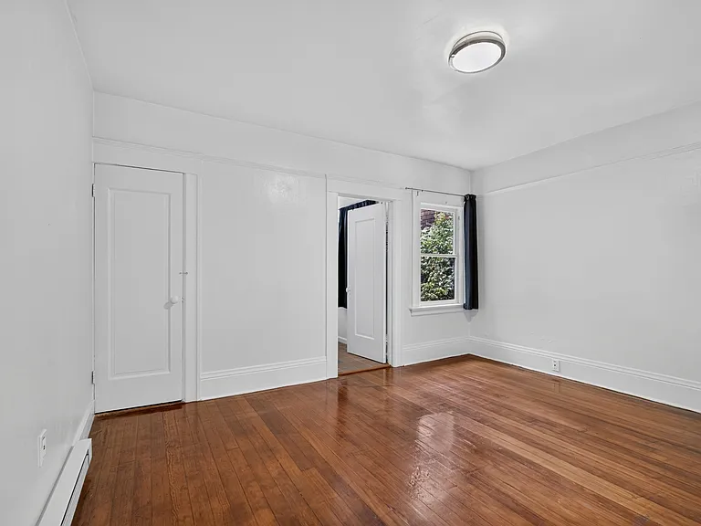 2810 Derby St #4 — Photo 8