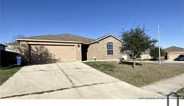 4 bed, 1647 sqft, $2,200 — Photo 2