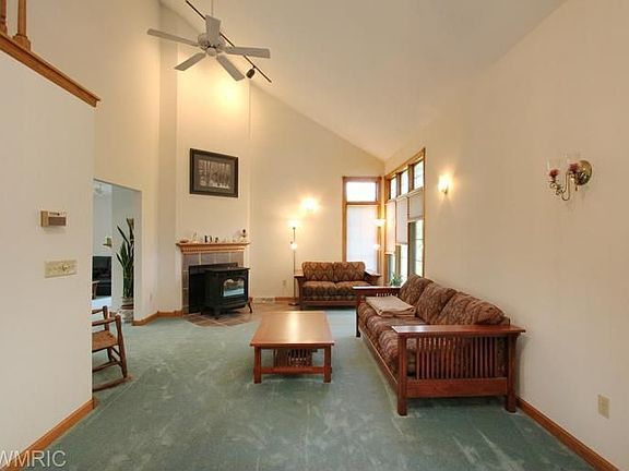 3rd image of 9800 Tiffany Creek Dr NE