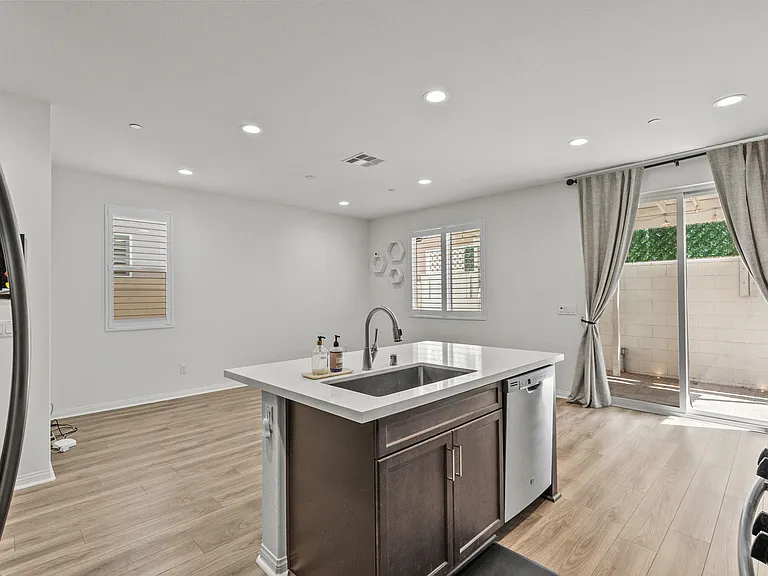 14610 Isla Vista Dr — Photo 8