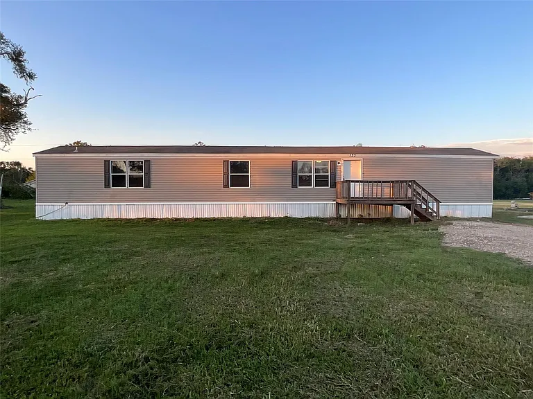 133 Country Oaks St — Photo 2