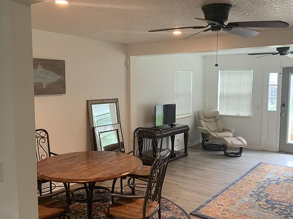 5th image of 8838 Cocoa Ave