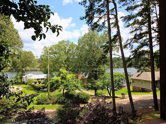 2nd image of 130 Beach Haven Cir
