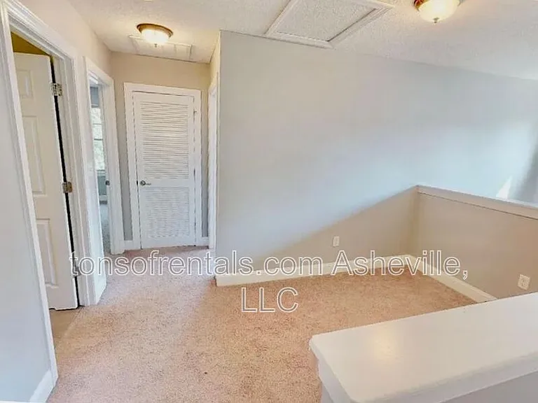 130 Downing Park Ct — Photo 11