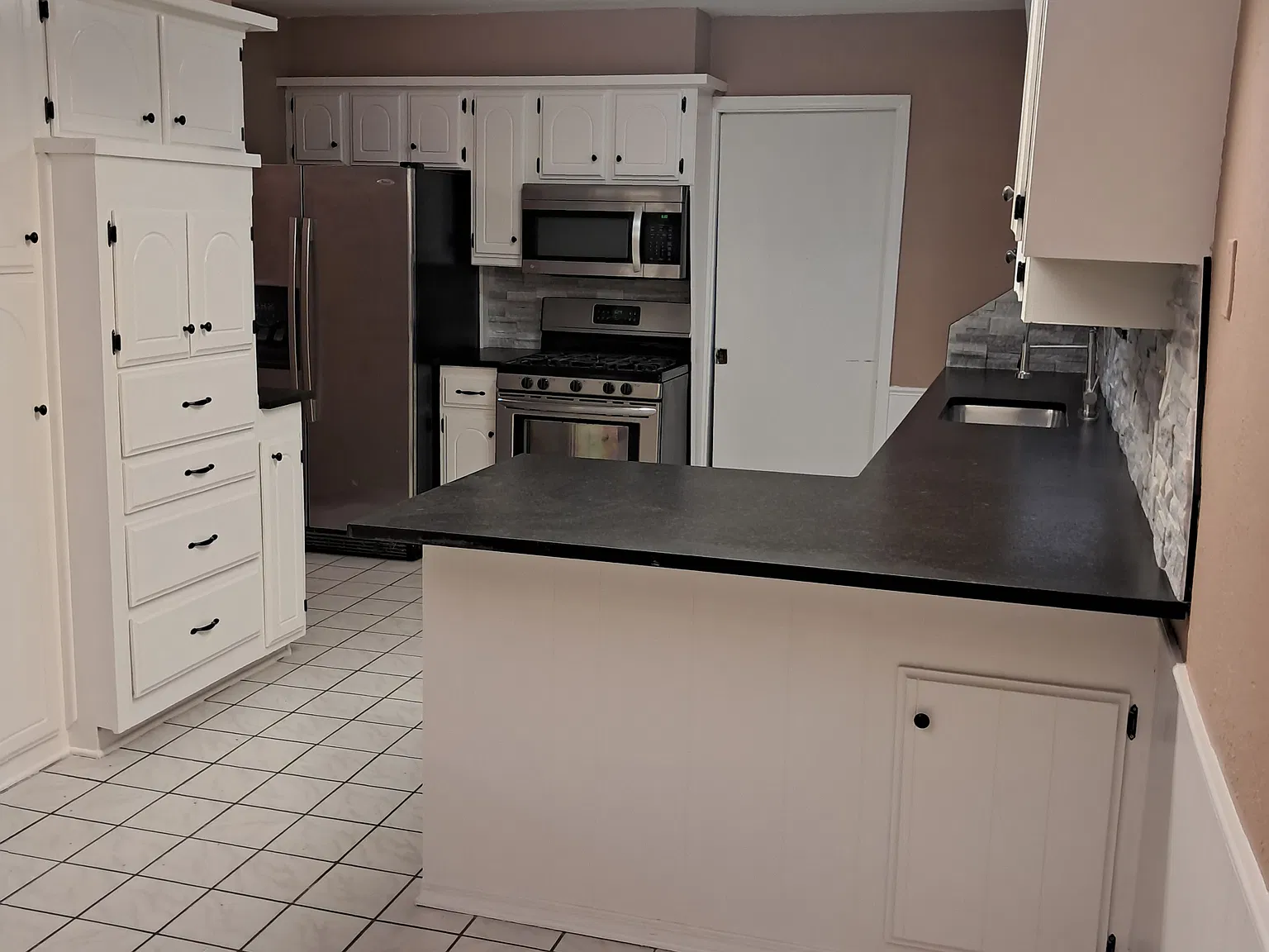 3 bed, 1882 sqft, $1,700 — Photo 4