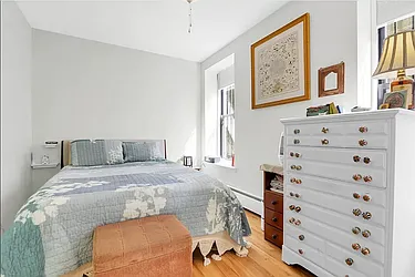 Rented by R New York