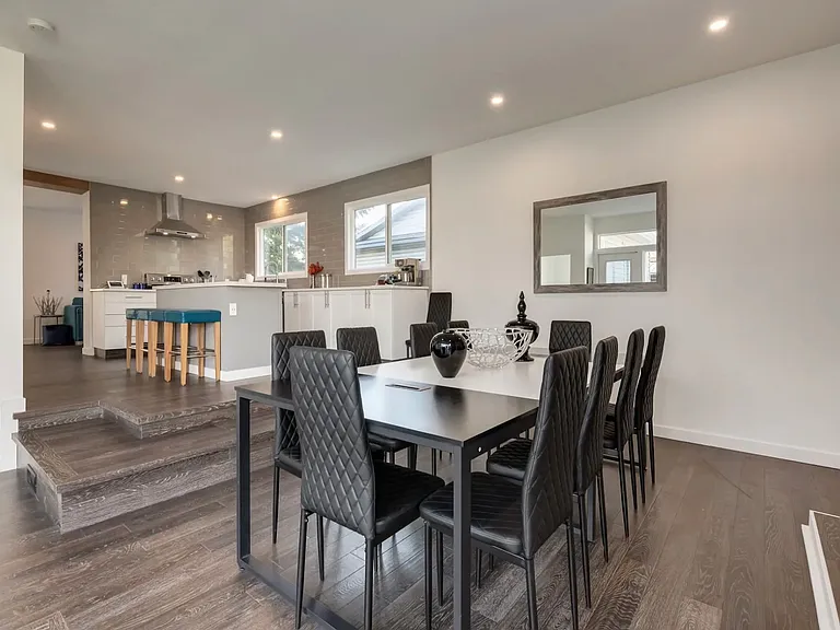 64 W Whitefield Cres NE #6 — Photo 10