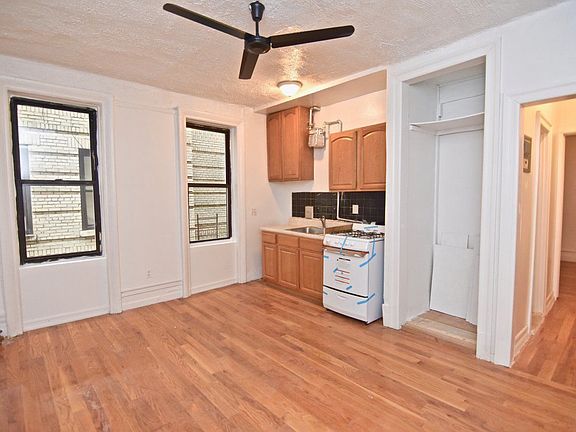 2nd image of 540 Manhattan Ave APT 2D