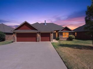 708 Redvine Rd, Yukon, OK 73099