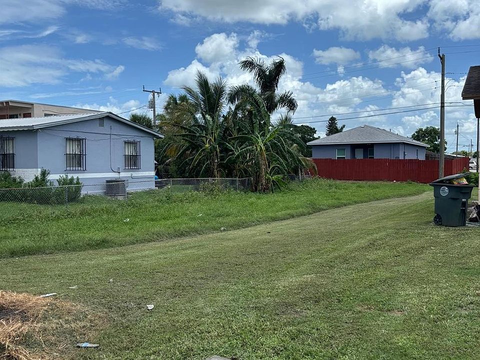 2nd image of 525 SW 9th Street