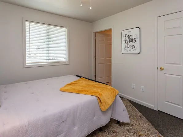 Grandview Meadows, 4251 Grandview Ave #4352, Des Moines, IA 50317
