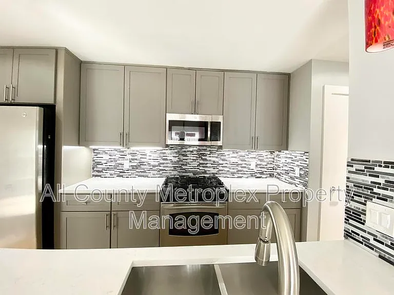 4213 Dickason Ave #18 — Photo 5