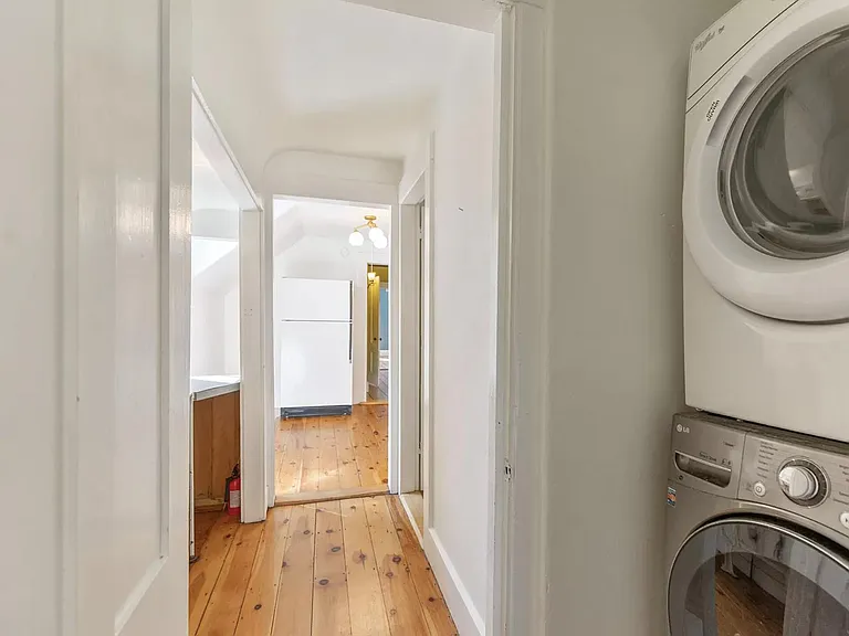 16 Pine St #2 — Photo 16