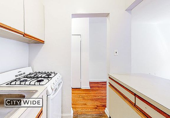 2nd image of 318 E 89th St APT 2c